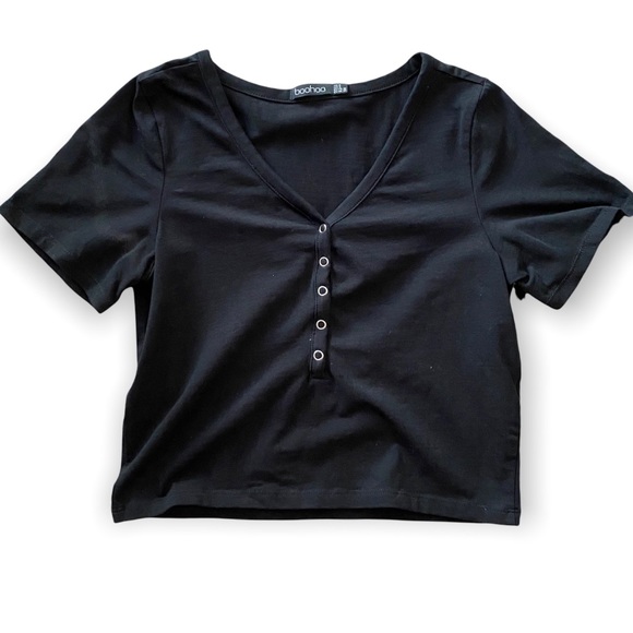 BOOHOO Black Vneck Button Front Crop T-shirt Top - Picture 1 of 6